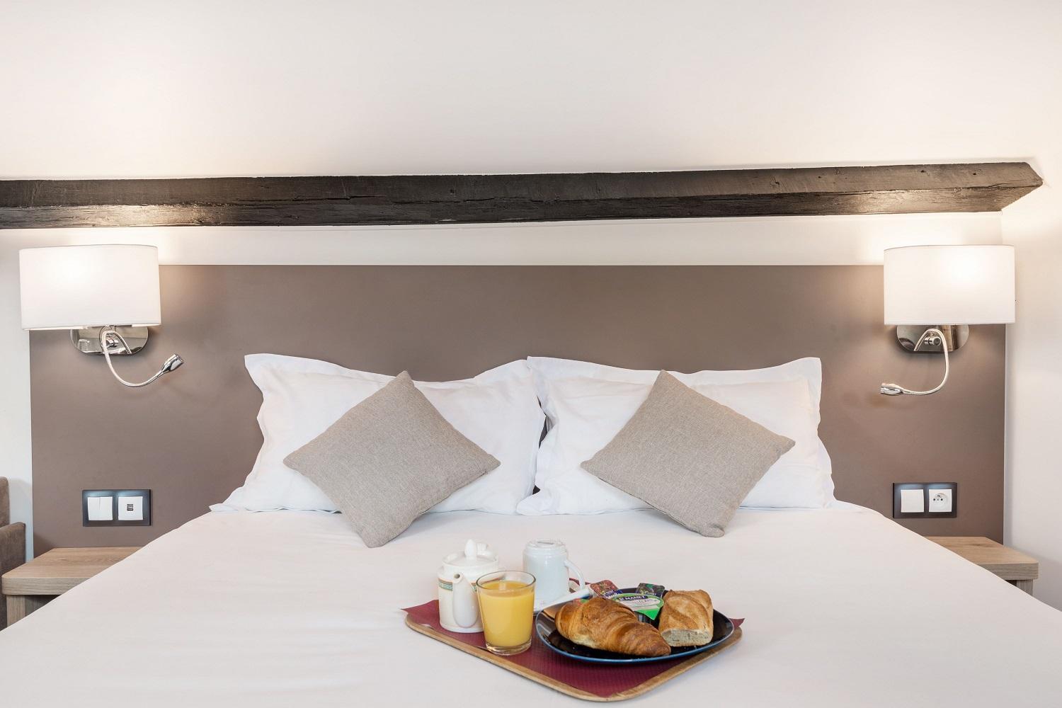 Courcelles Mederic Hotel Paris