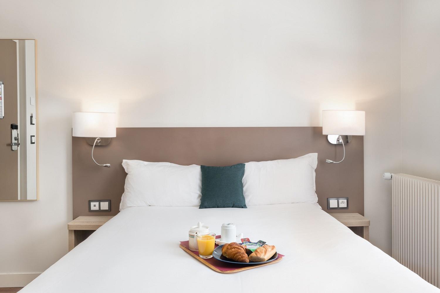 Hotel Courcelles Mederic Paris