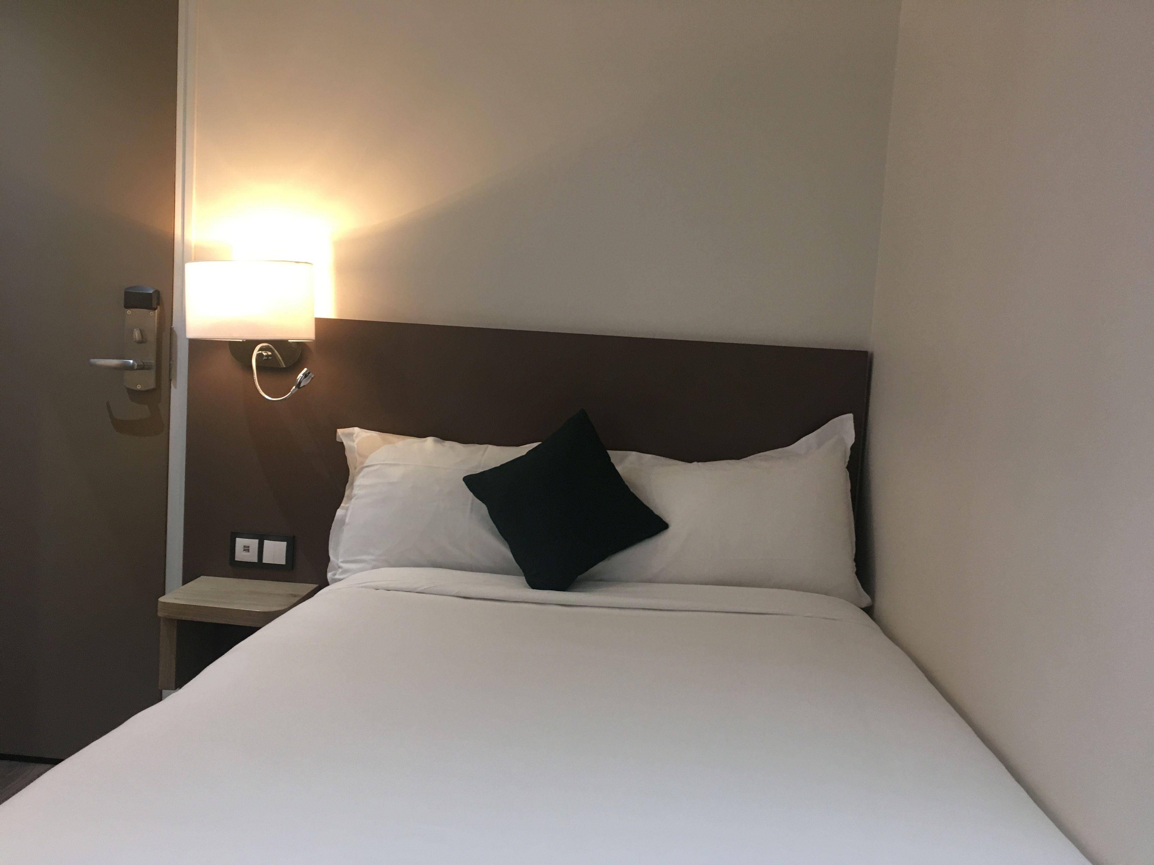 Hotel Courcelles Mederic 3*