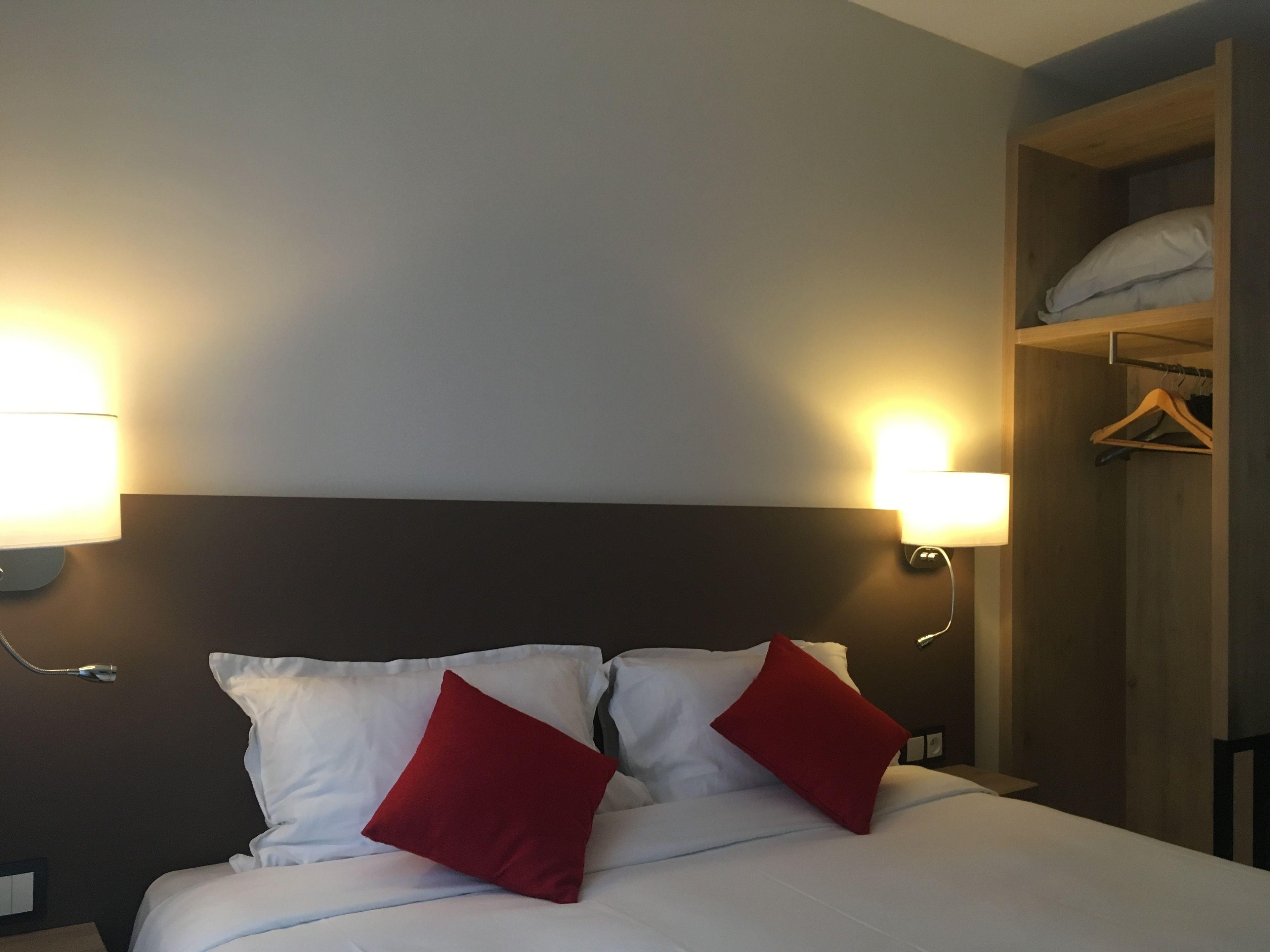 Hotel Courcelles Mederic
