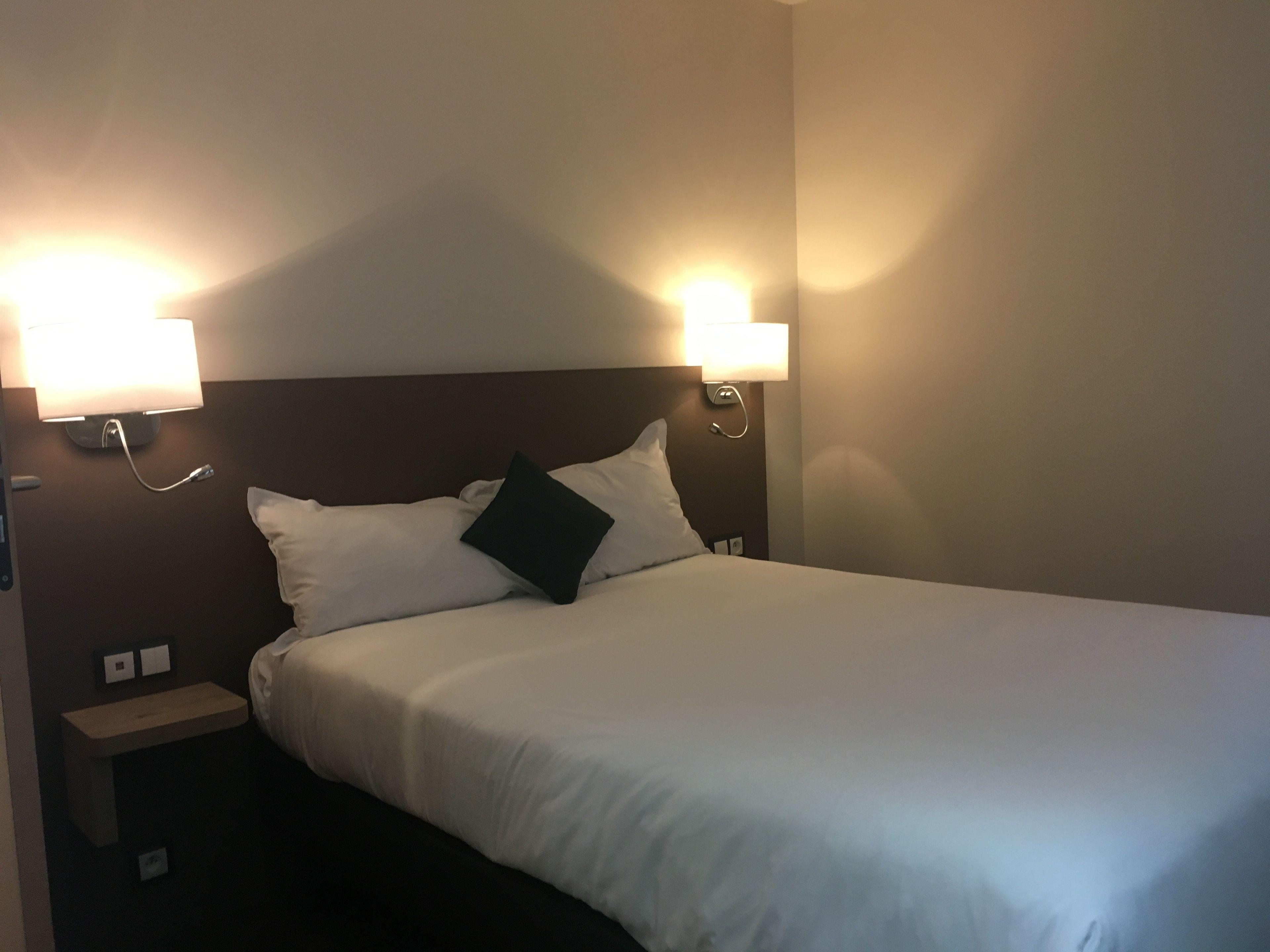 Hotel Courcelles Mederic