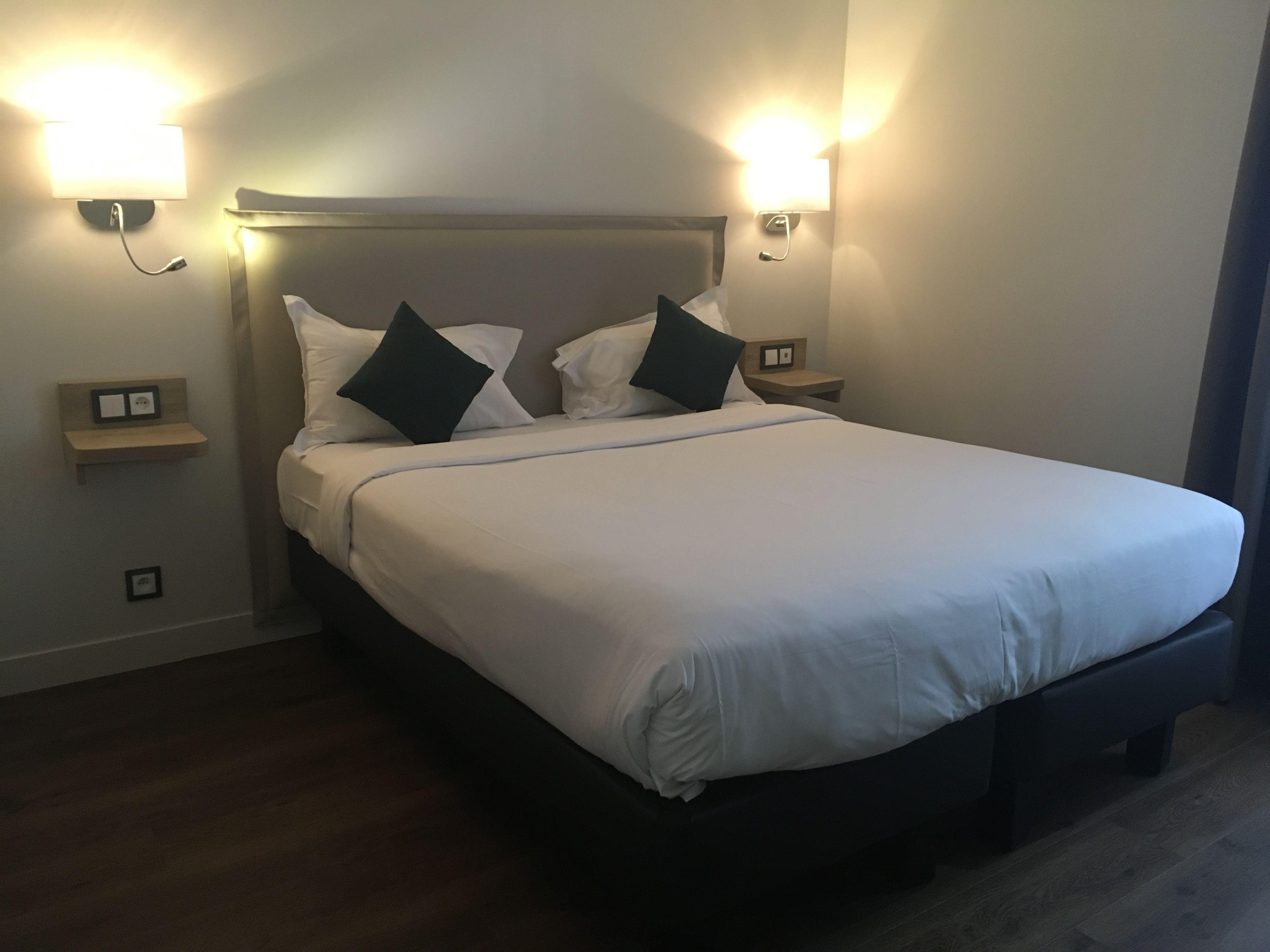 Courcelles Mederic Hotel 3*