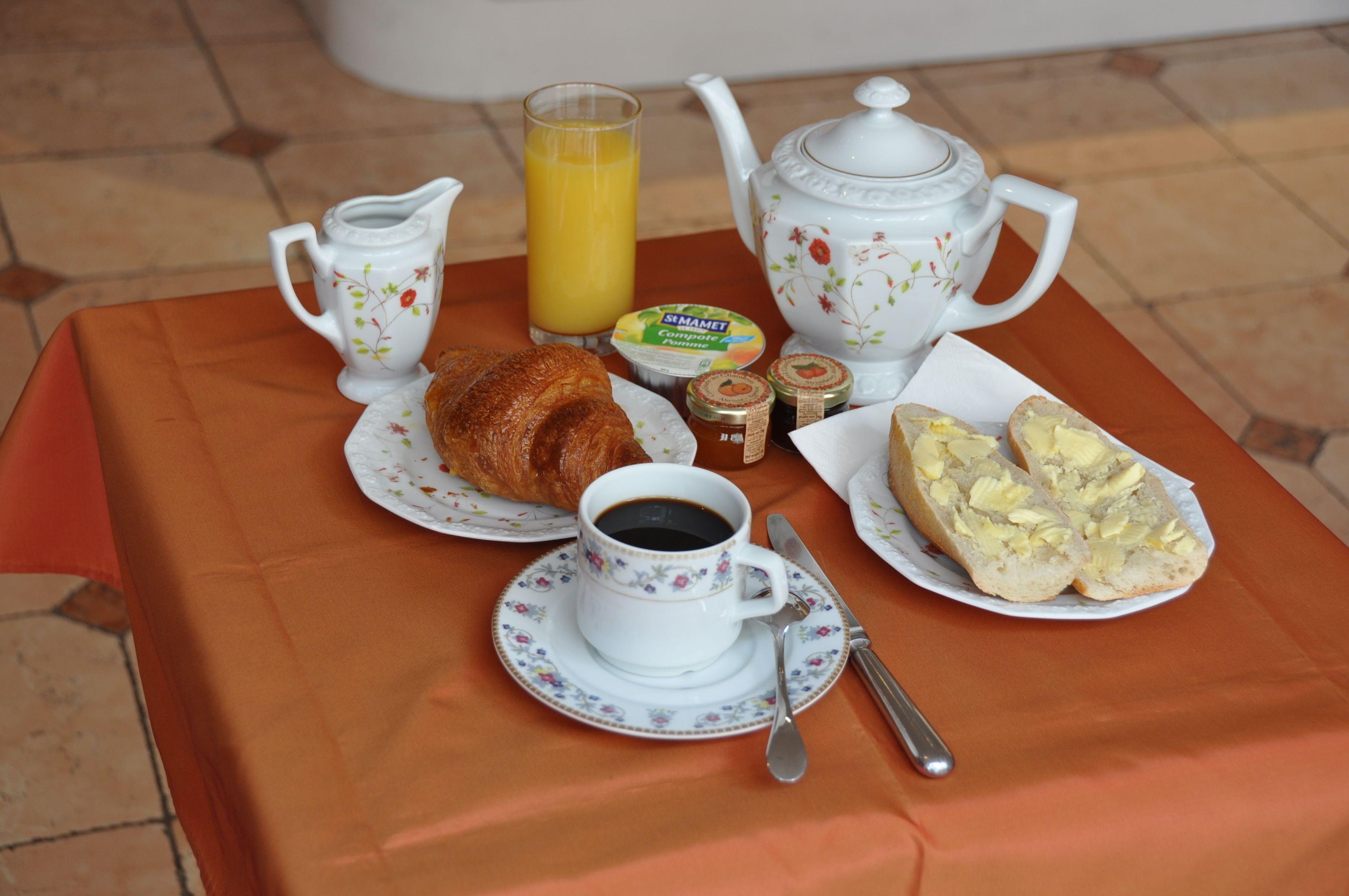 Hotel Courcelles Mederic