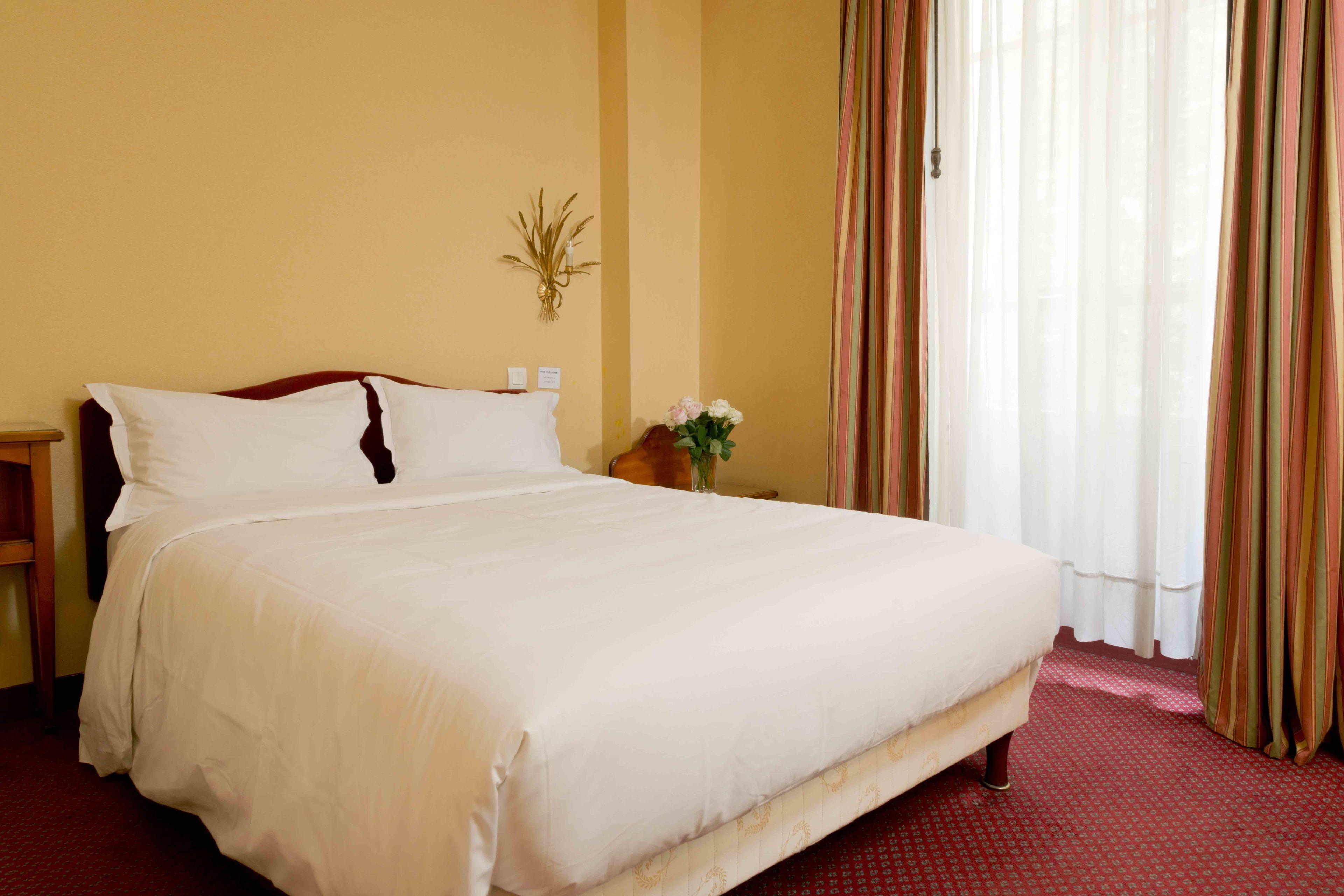 Hotel Courcelles Médéric 3*