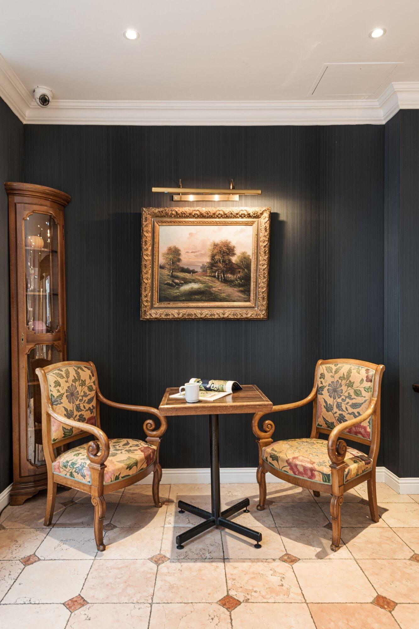 Courcelles Médéric Hotel