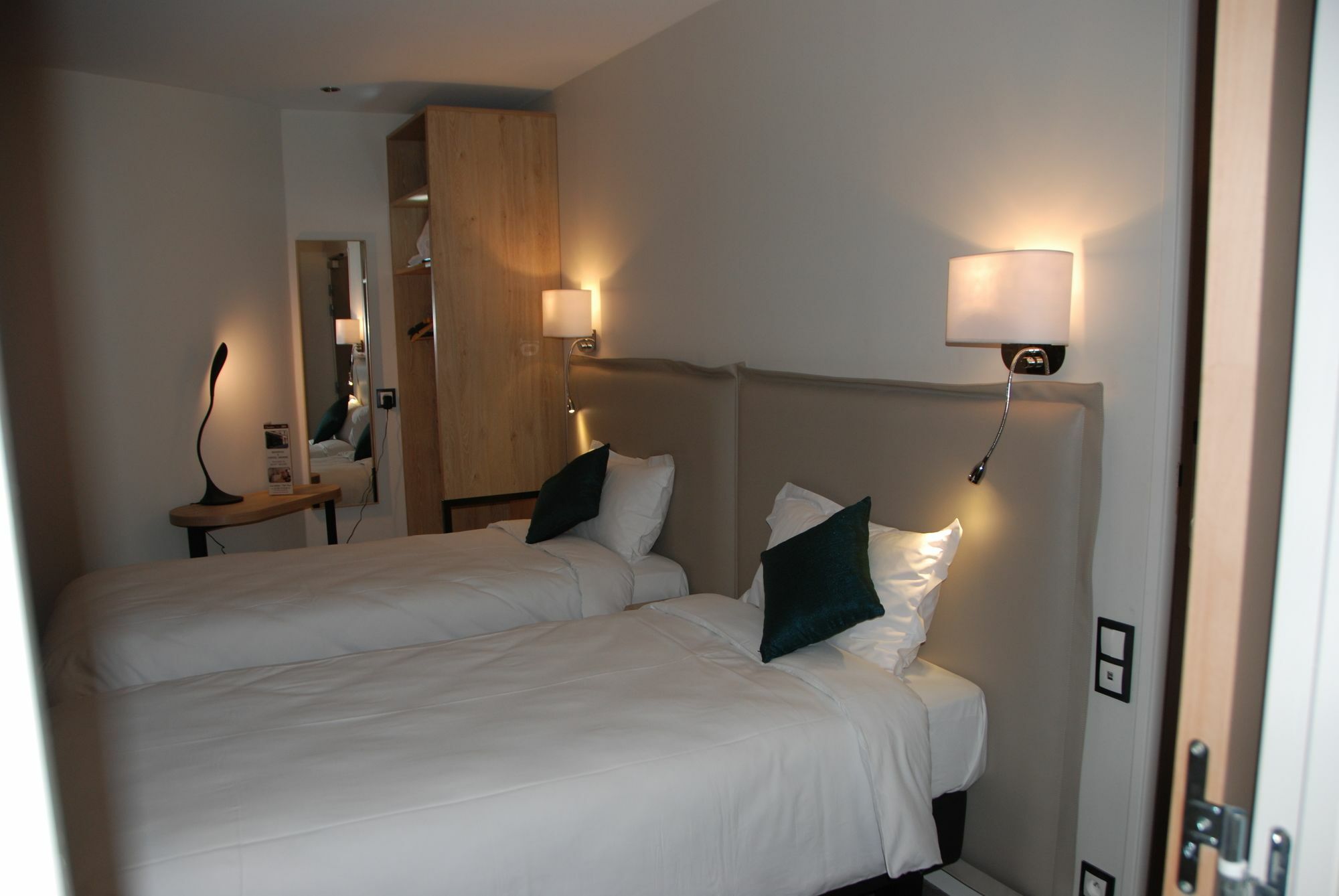 Hotel Courcelles Médéric Parigi