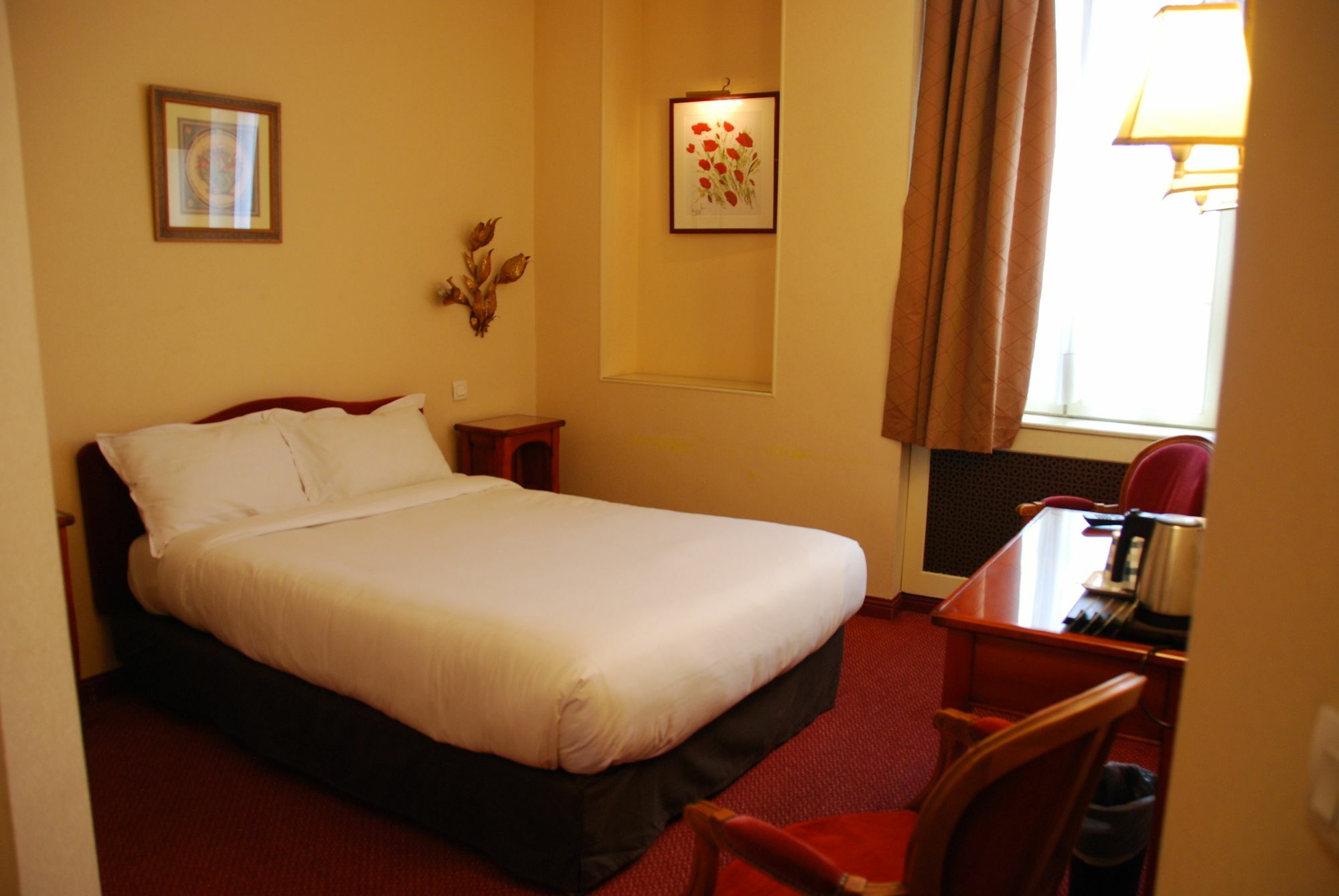 Courcelles Médéric Hotel 3*