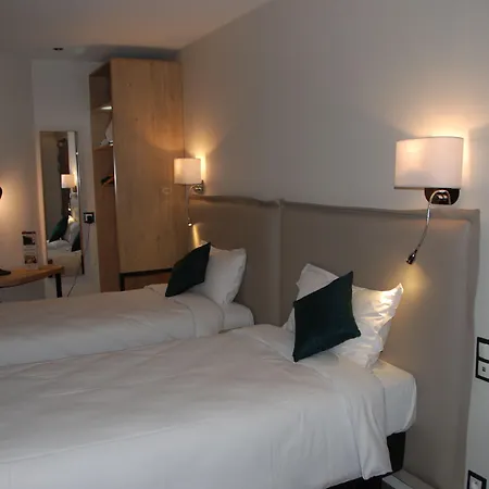 Hotel Courcelles Mederic